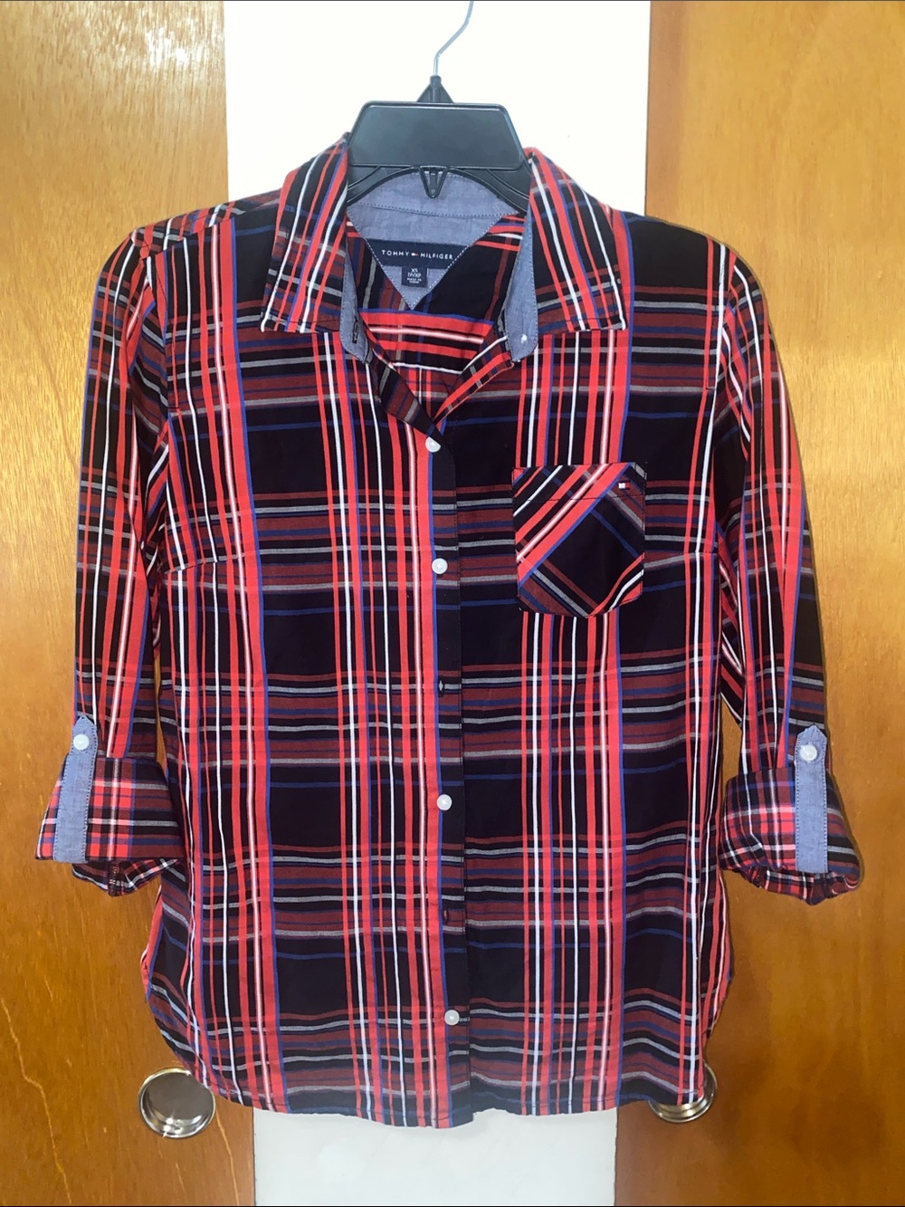 ❤️♠️💙EUC Tommy Hilfiger Black and Red Plaid Button-Down 100% Cotton Shirt